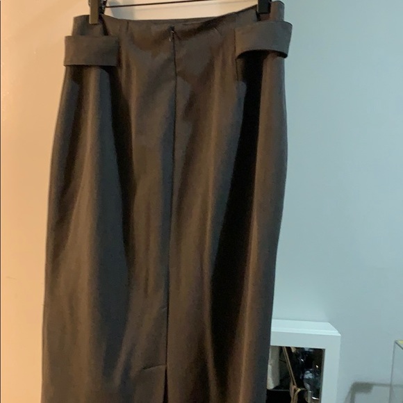Gently worn grey A line skirt - Picture 2 of 5
